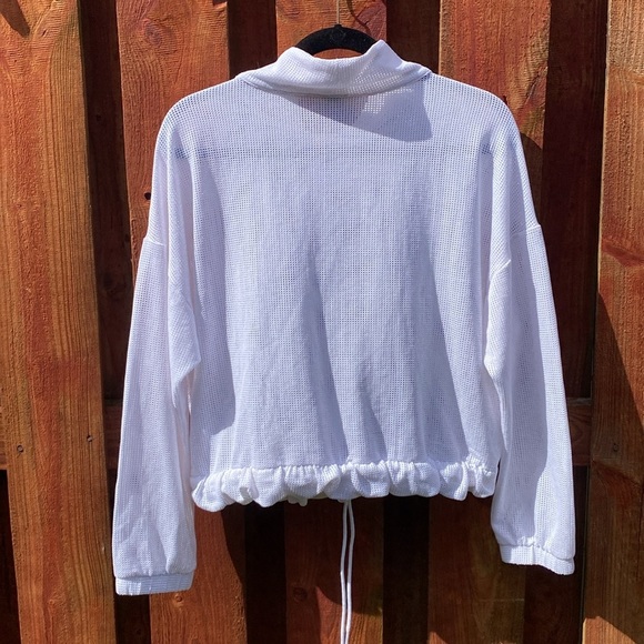 GapFit Crop Mock Neck White Pull Over Size M - Picture 8 of 10